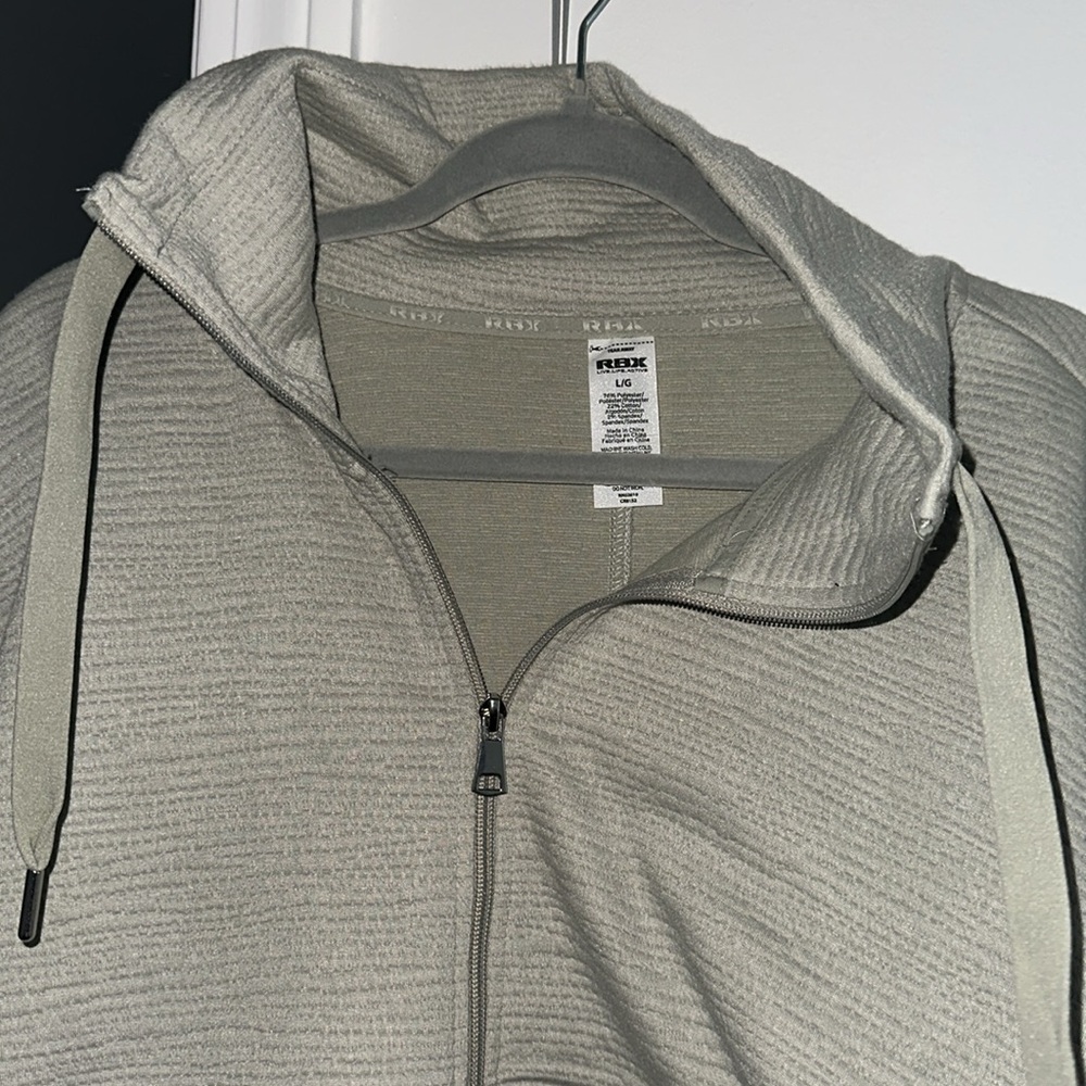 Zip up jacket - Picture 2 of 4
